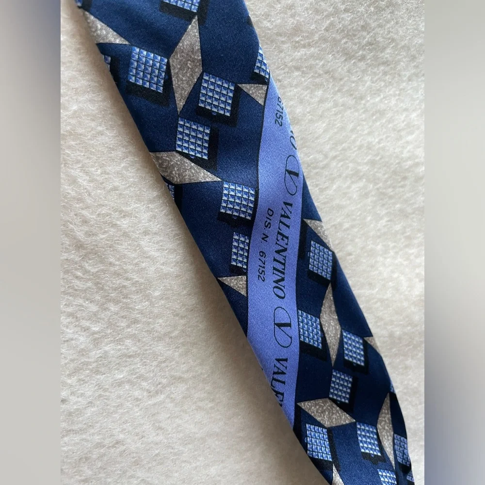New! VALENTINO SILK GEOMETRIC PRINT TIE NEW!